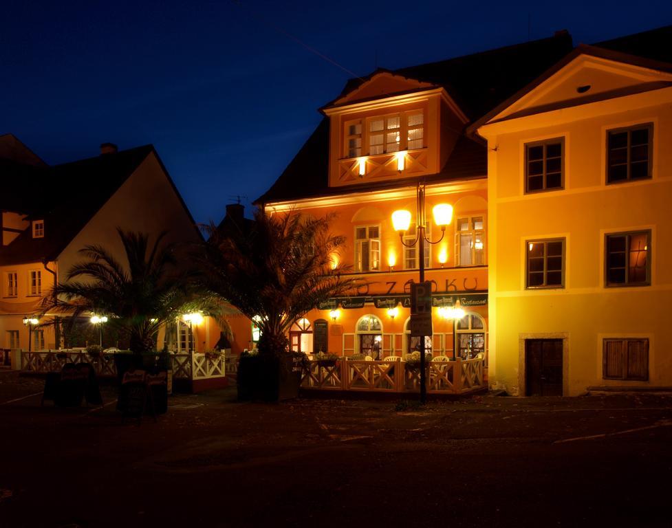 Penzion - Restaurant U Zámku Bečov nad Teplou Exterior foto